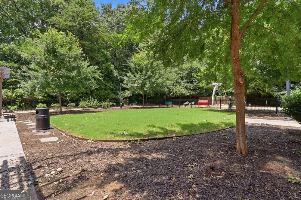 799 Hammond DR NE Sandy Springs, GA 30328