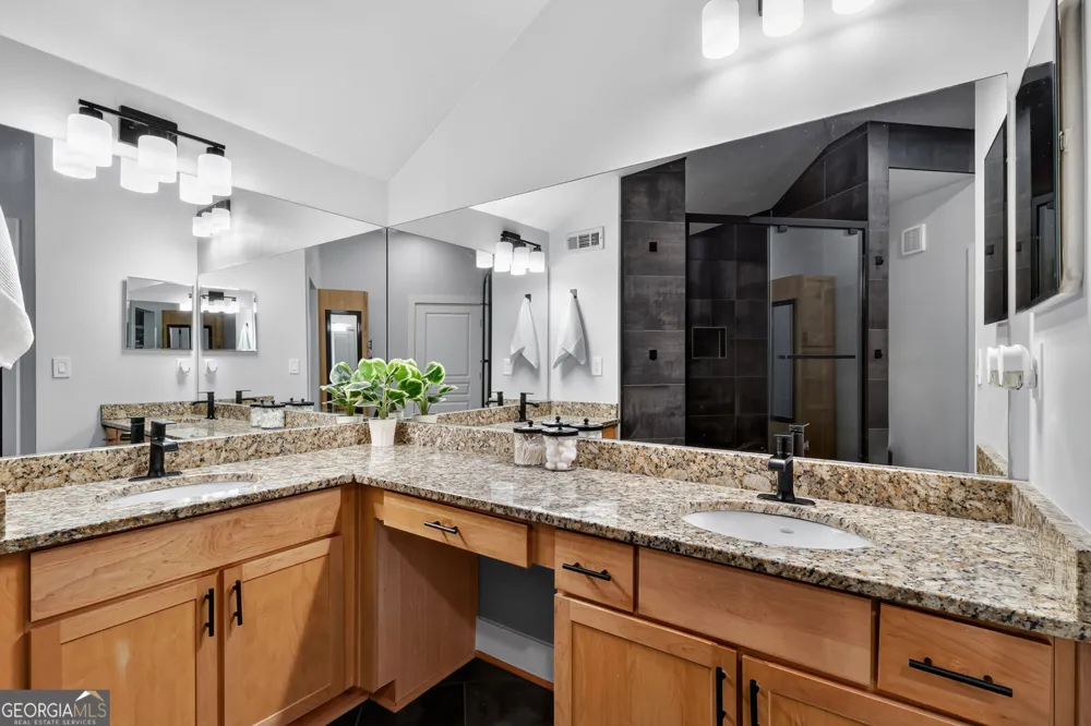 799 Hammond DR NE Sandy Springs, GA 30328