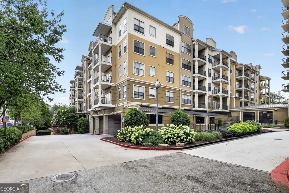 799 Hammond DR NE Sandy Springs, GA 30328