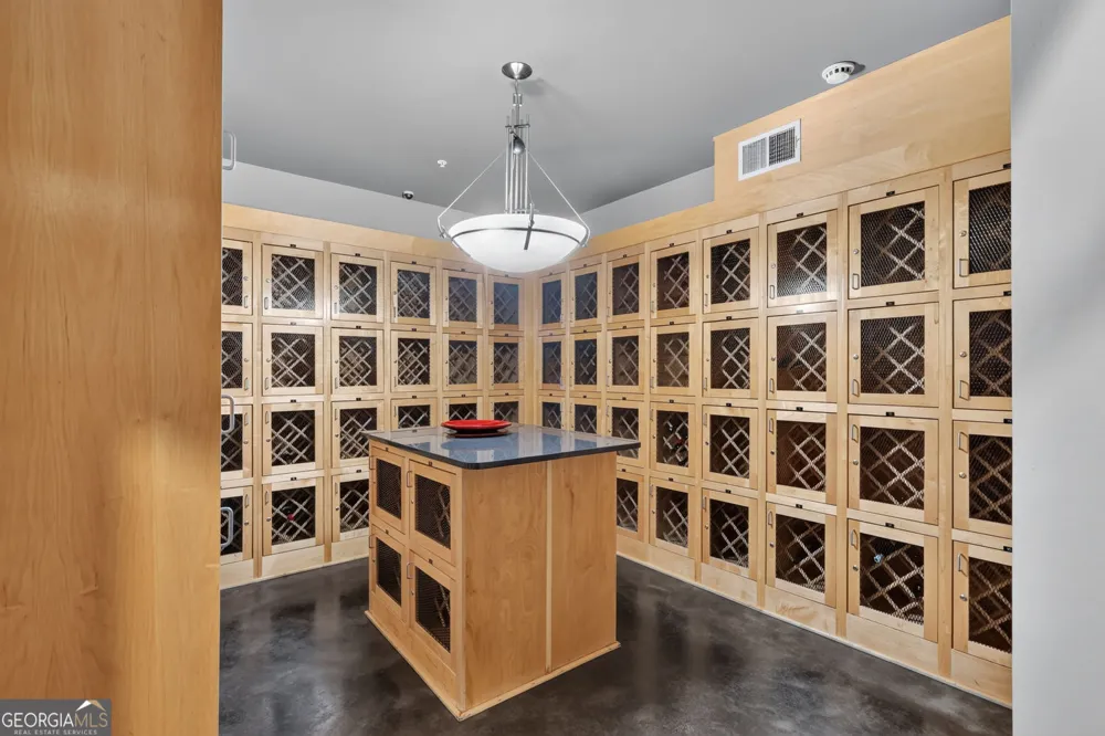 799 Hammond DR NE Sandy Springs, GA 30328