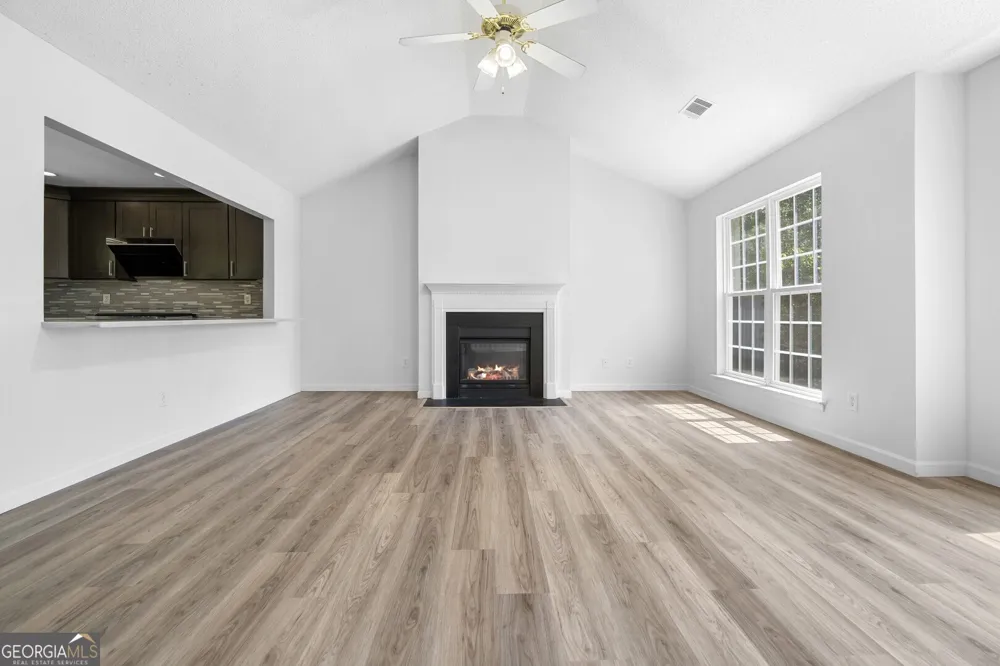 5896 Amerson LN Ellenwood, GA 30294