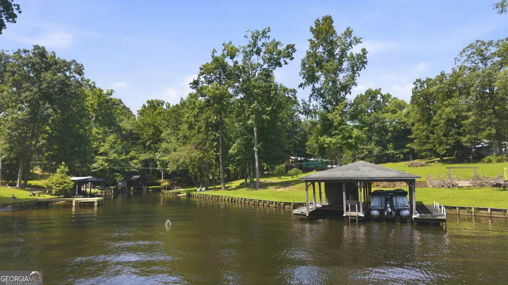 201 Lakeshore DR Eatonton, GA 31024