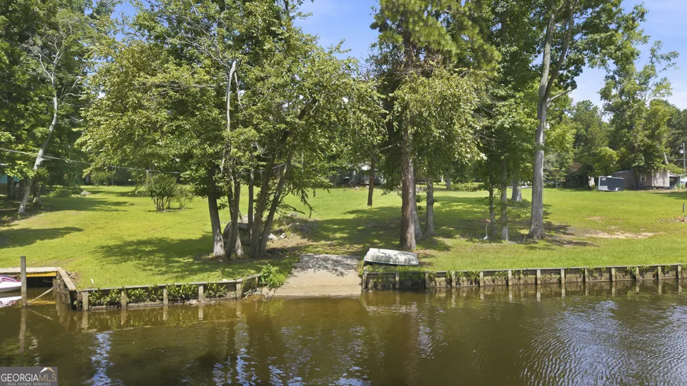 201 Lakeshore DR Eatonton, GA 31024
