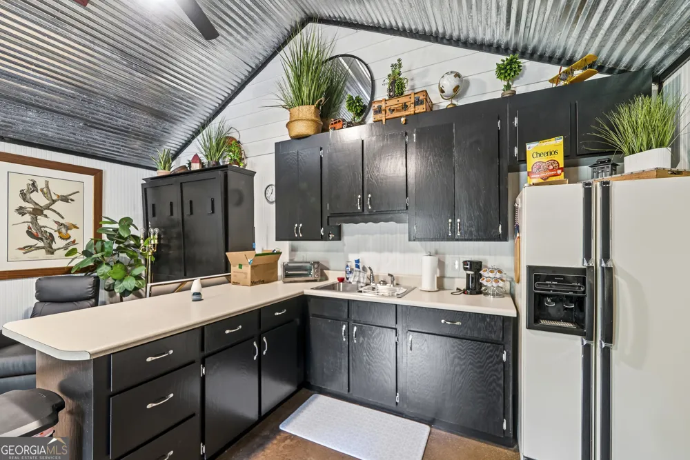 201 Lakeshore DR Eatonton, GA 31024