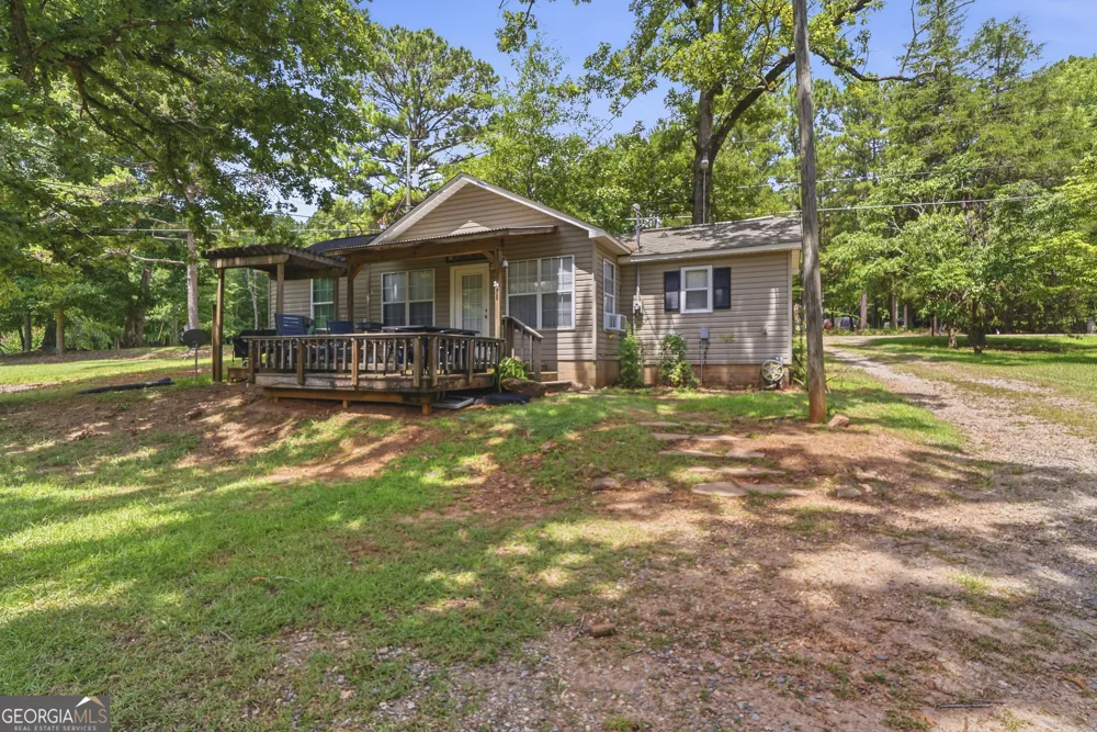 201 Lakeshore DR Eatonton, GA 31024