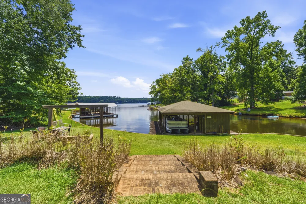 201 Lakeshore DR Eatonton, GA 31024