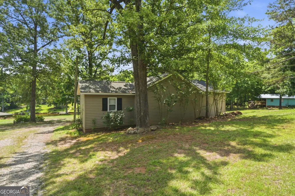 201 Lakeshore DR Eatonton, GA 31024