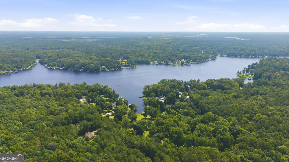 201 Lakeshore DR Eatonton, GA 31024