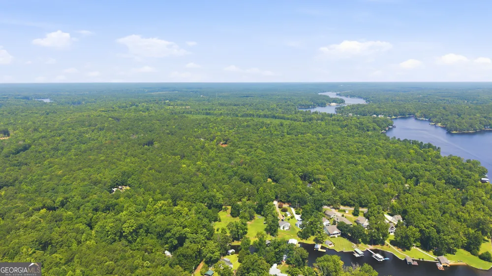 201 Lakeshore DR Eatonton, GA 31024