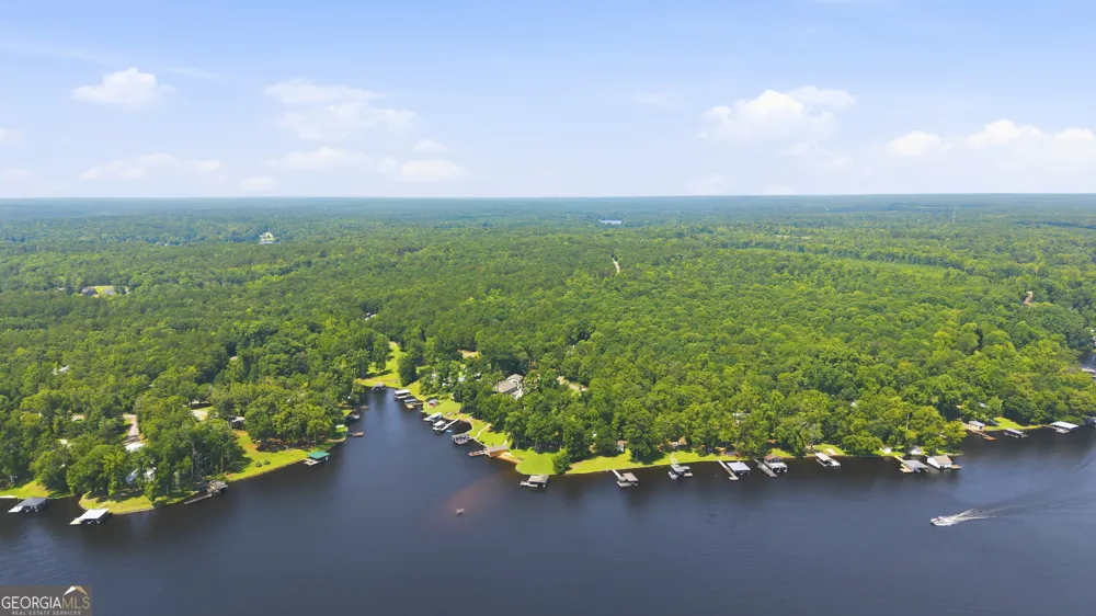 201 Lakeshore DR Eatonton, GA 31024