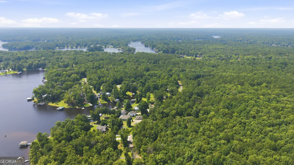 201 Lakeshore DR Eatonton, GA 31024