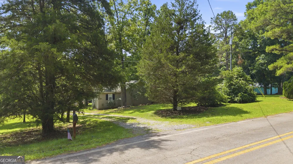 201 Lakeshore DR Eatonton, GA 31024