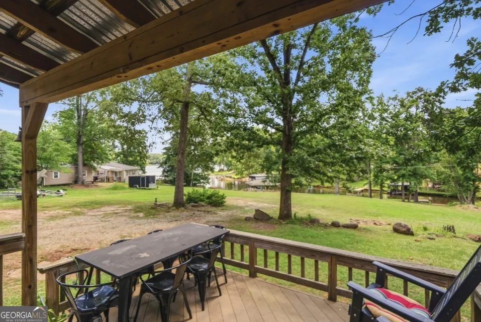 201 Lakeshore DR Eatonton, GA 31024