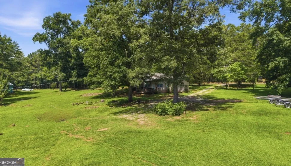 201 Lakeshore DR Eatonton, GA 31024