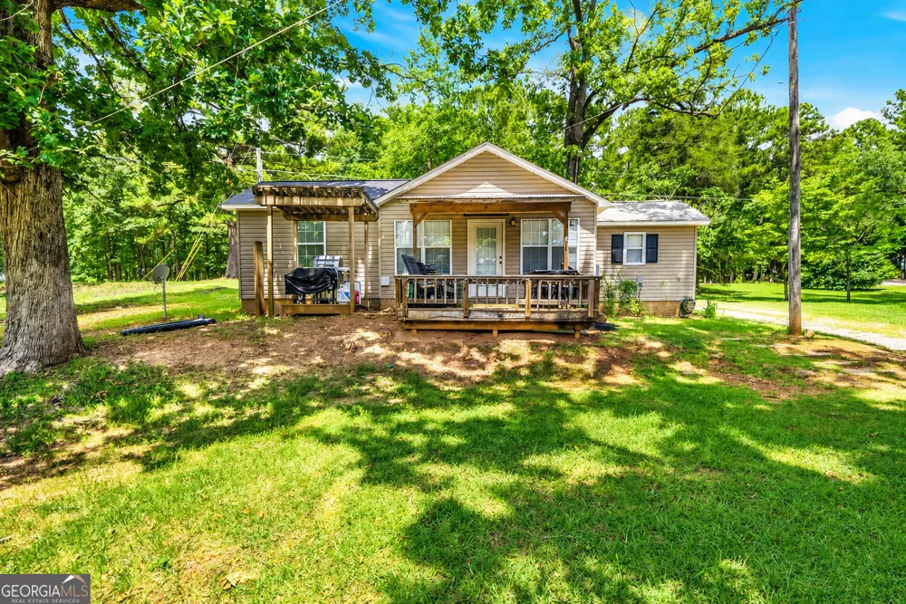 201 Lakeshore DR Eatonton, GA 31024