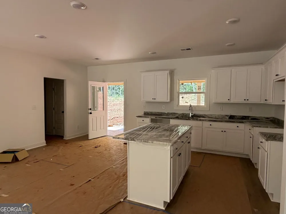 291 Russellville RD Forsyth, GA 31029