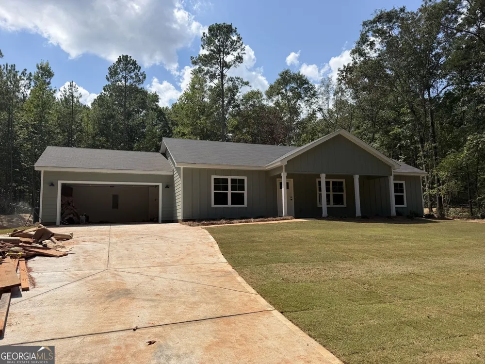 291 Russellville RD Forsyth, GA 31029