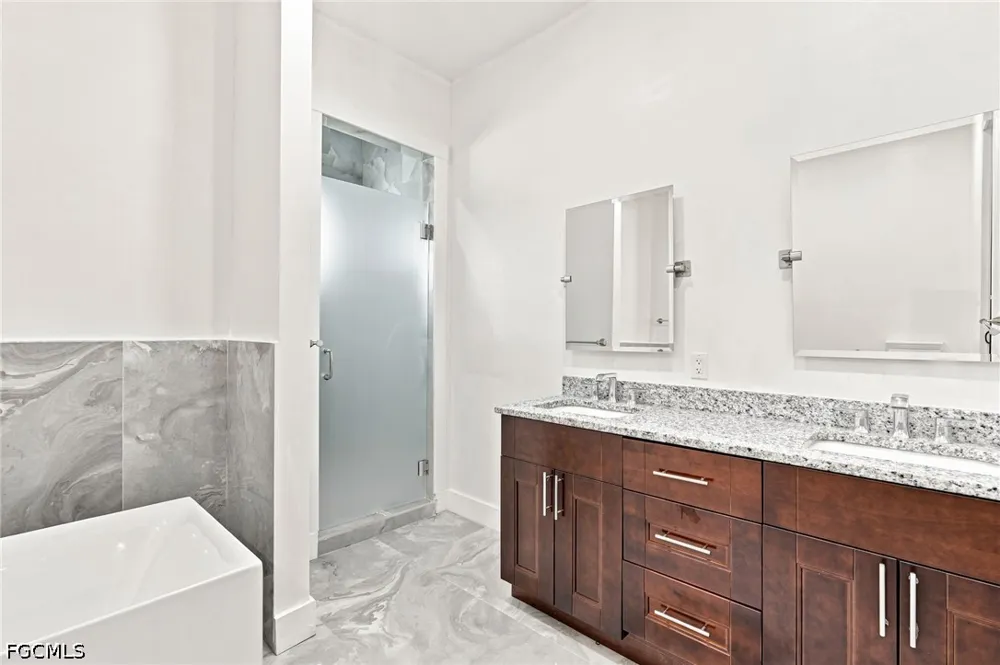 Della Drive Naples, FL 34117