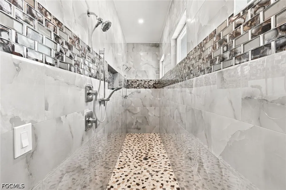 Della Drive Naples, FL 34117
