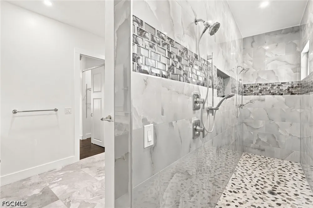 Della Drive Naples, FL 34117