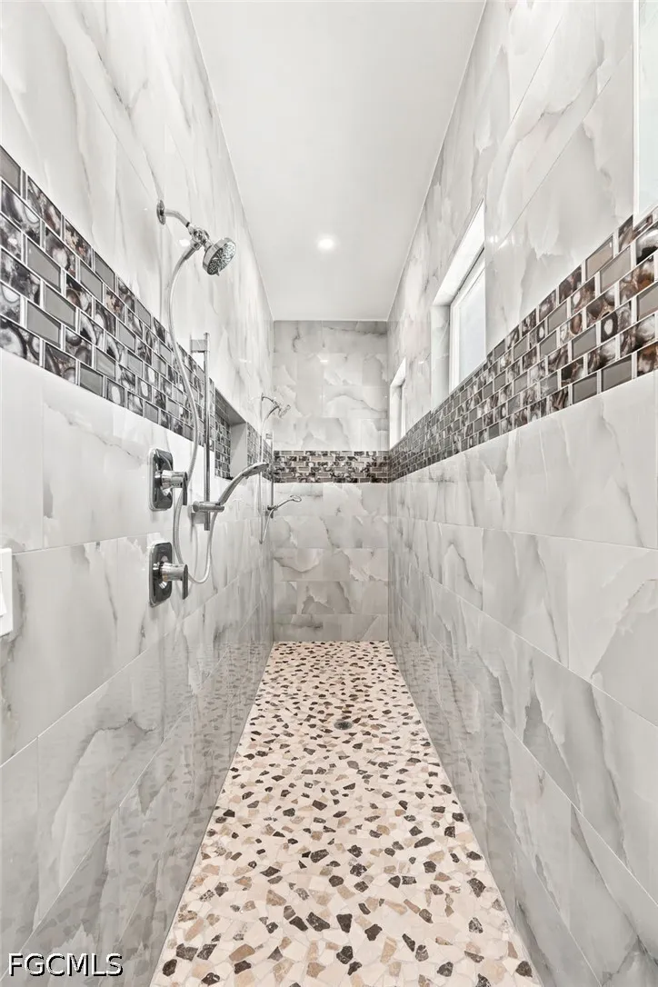 Della Drive Naples, FL 34117