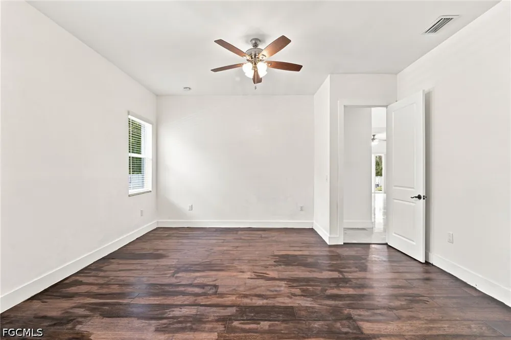 Della Drive Naples, FL 34117