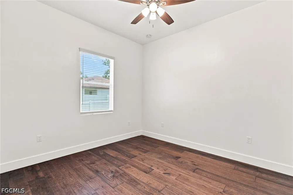 Della Drive Naples, FL 34117