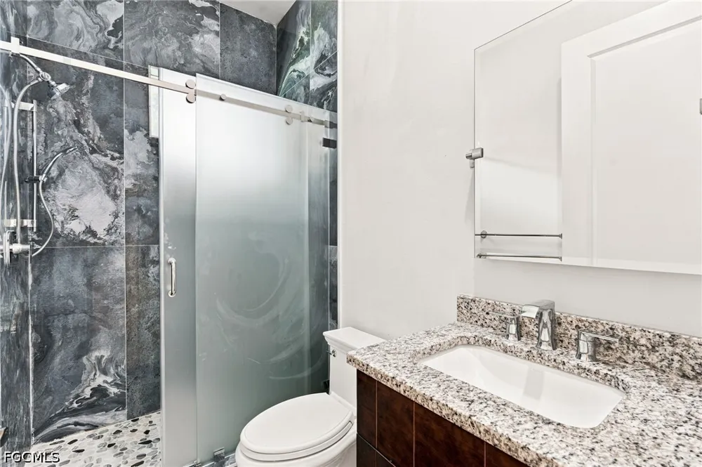 Della Drive Naples, FL 34117