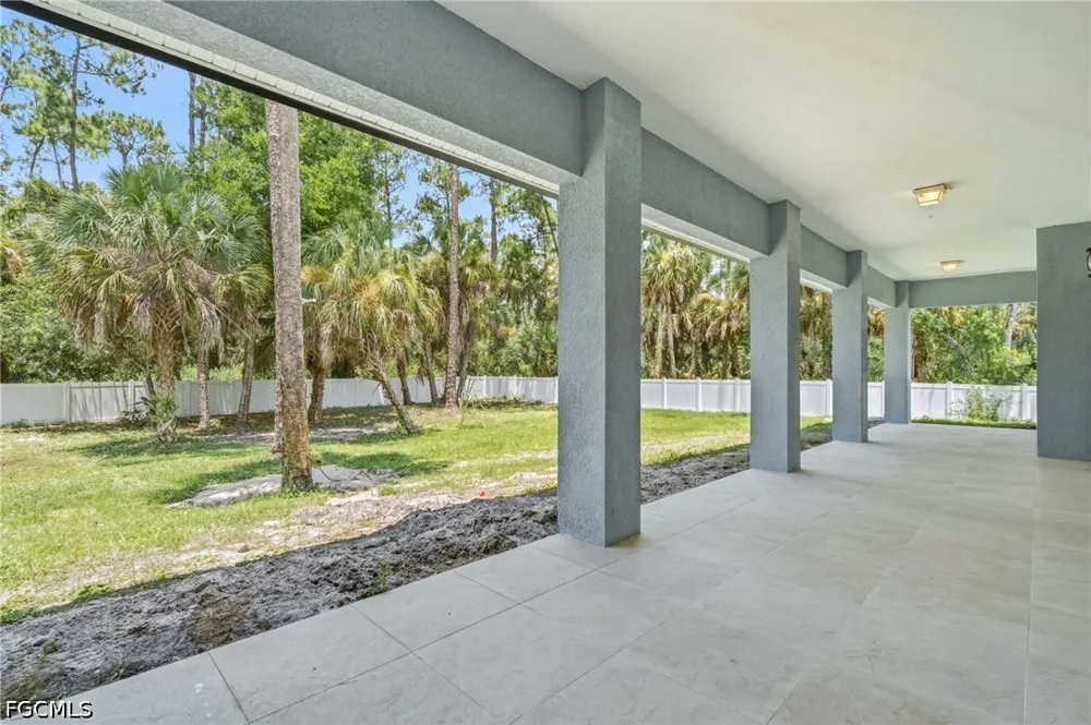 Della Drive Naples, FL 34117