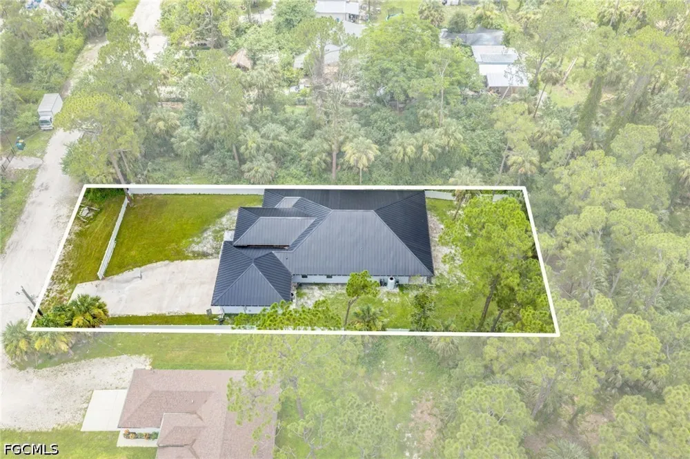 Della Drive Naples, FL 34117