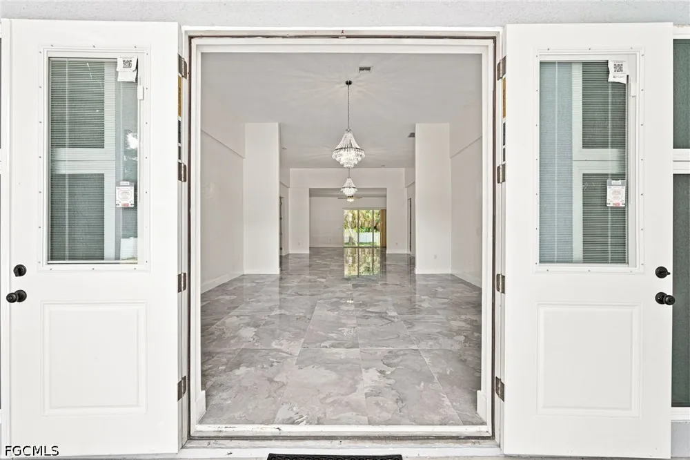 Della Drive Naples, FL 34117