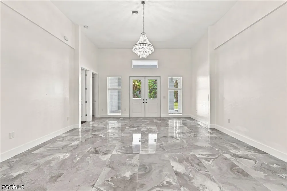 Della Drive Naples, FL 34117