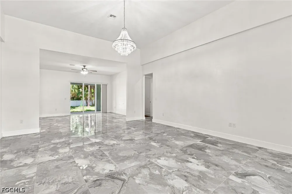 Della Drive Naples, FL 34117