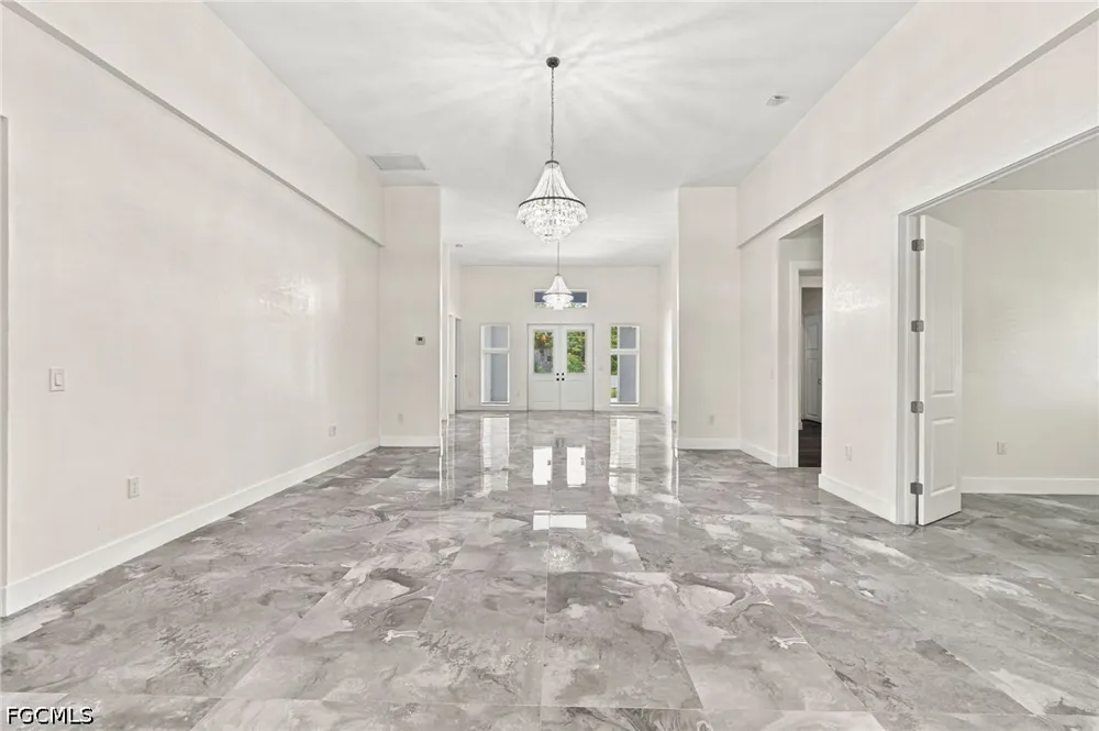 Della Drive Naples, FL 34117