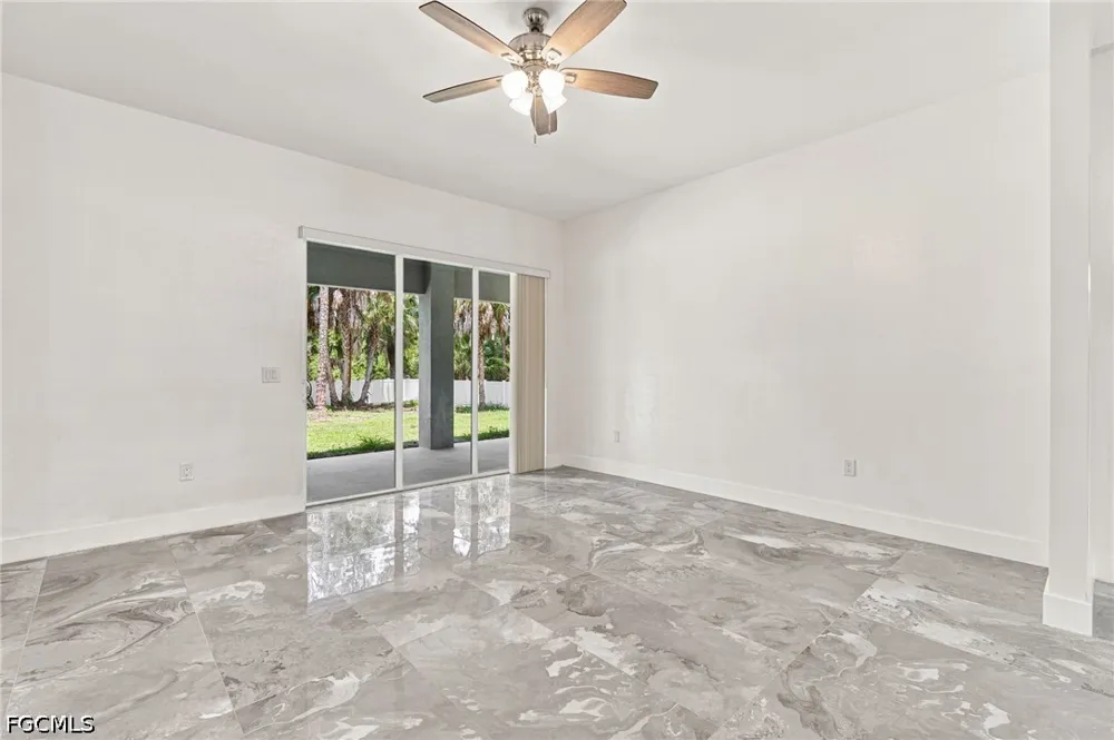 Della Drive Naples, FL 34117
