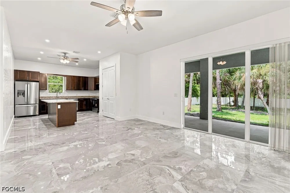 Della Drive Naples, FL 34117