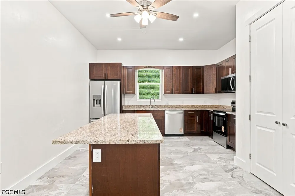 Della Drive Naples, FL 34117