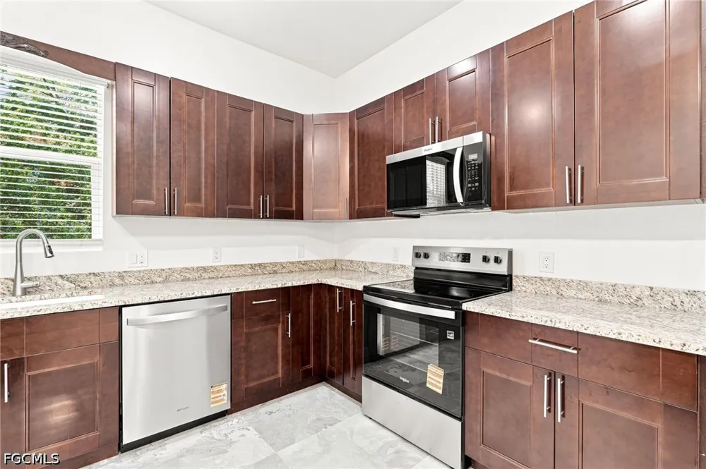 Della Drive Naples, FL 34117