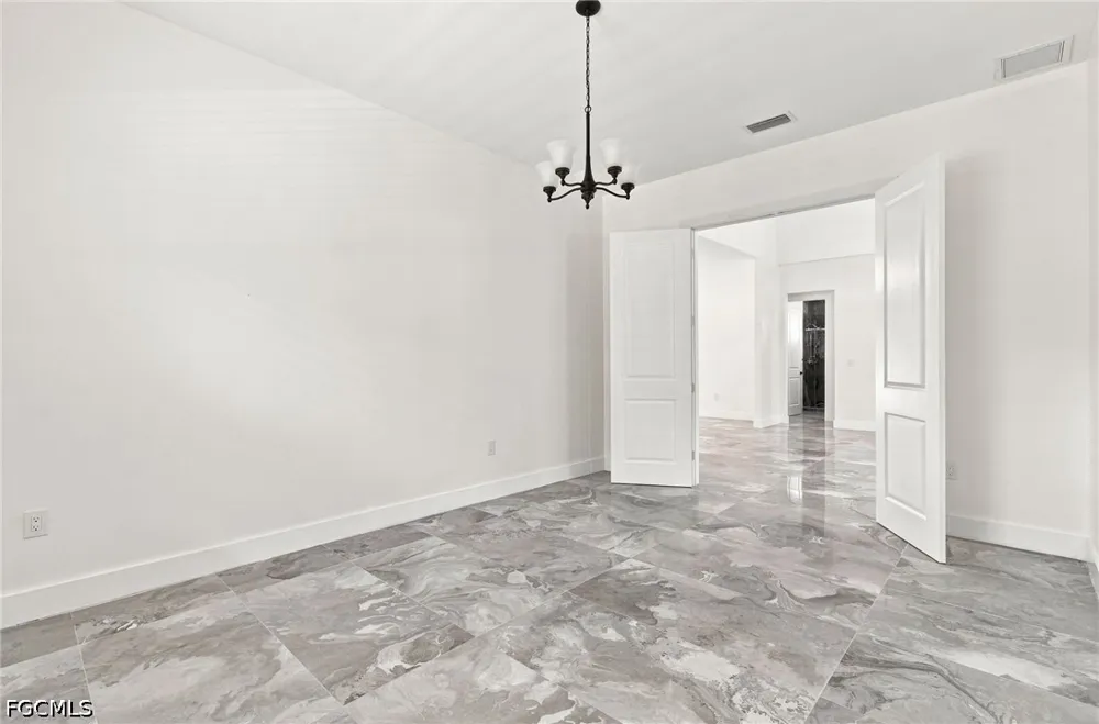 Della Drive Naples, FL 34117