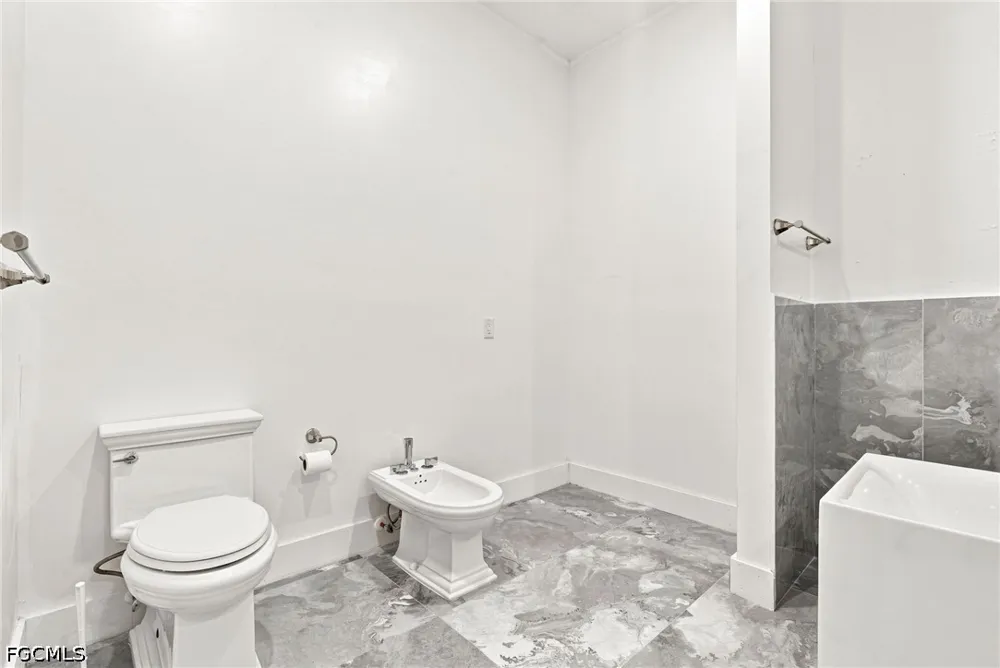 Della Drive Naples, FL 34117