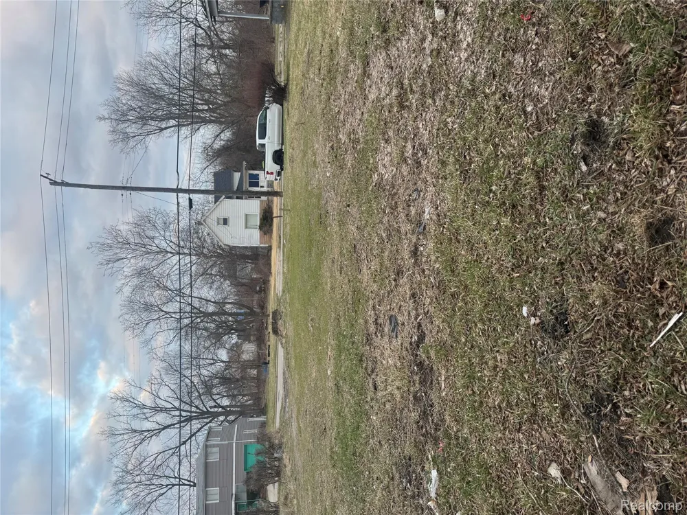 68 Lake Street Pontiac City, MI 48341