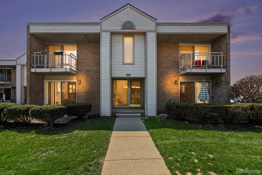 1611 Cass Lake RD Road #C Keego Harbor City, MI 48320