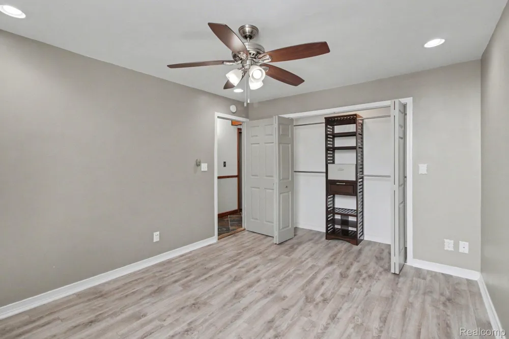 1611 Cass Lake RD Road #C Keego Harbor City, MI 48320