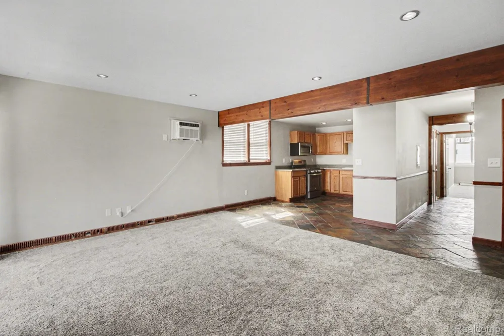 1611 Cass Lake RD Road #C Keego Harbor City, MI 48320