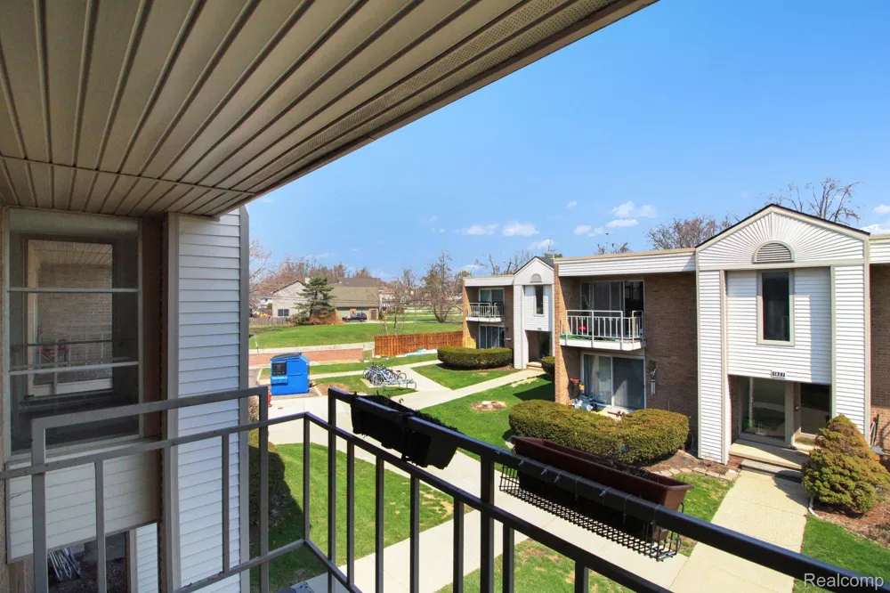 1611 Cass Lake RD Road #C Keego Harbor City, MI 48320