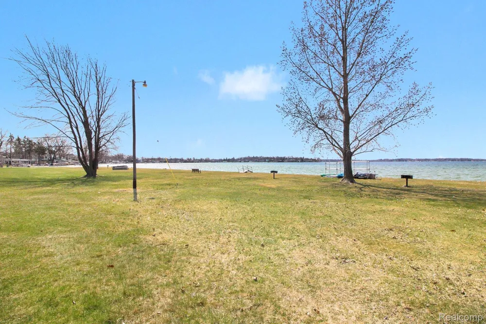1611 Cass Lake RD Road #C Keego Harbor City, MI 48320