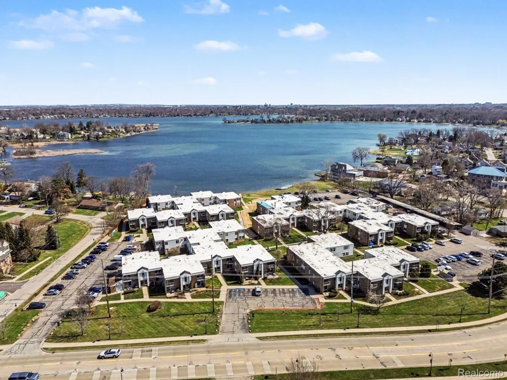 1611 Cass Lake RD Road #C Keego Harbor City, MI 48320