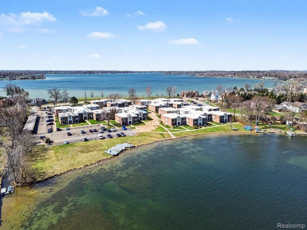 1611 Cass Lake RD Road #C Keego Harbor City, MI 48320