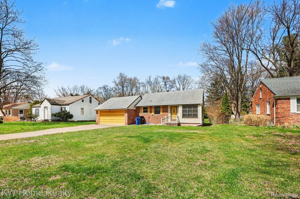 26932 W 6 Mile Road Redford Charter Township, MI 48240