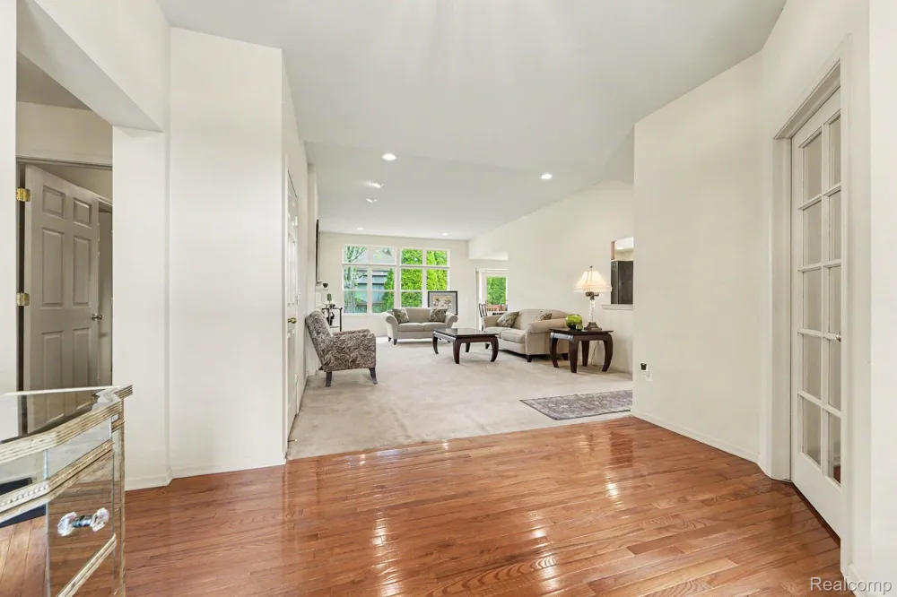 17171 Stone Drive #73 Clinton Charter Township, MI 48038
